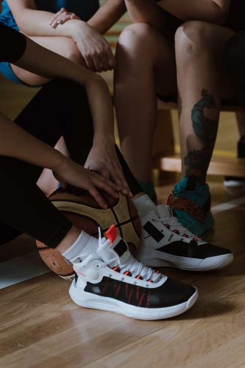 Premium Mid-Top Basketball Shoes for All Seasons
