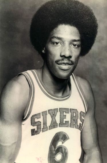 An image of Julius Erving wearing a 76ers jersey