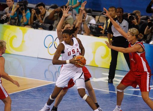 Lisa playing against Spain in 2008 Summer Olympics