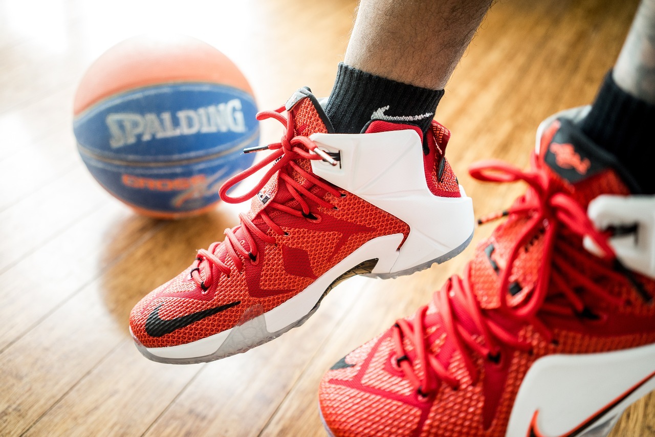 Tips for Taking Care of Basketball Shoes When Playing on Dusty Courts