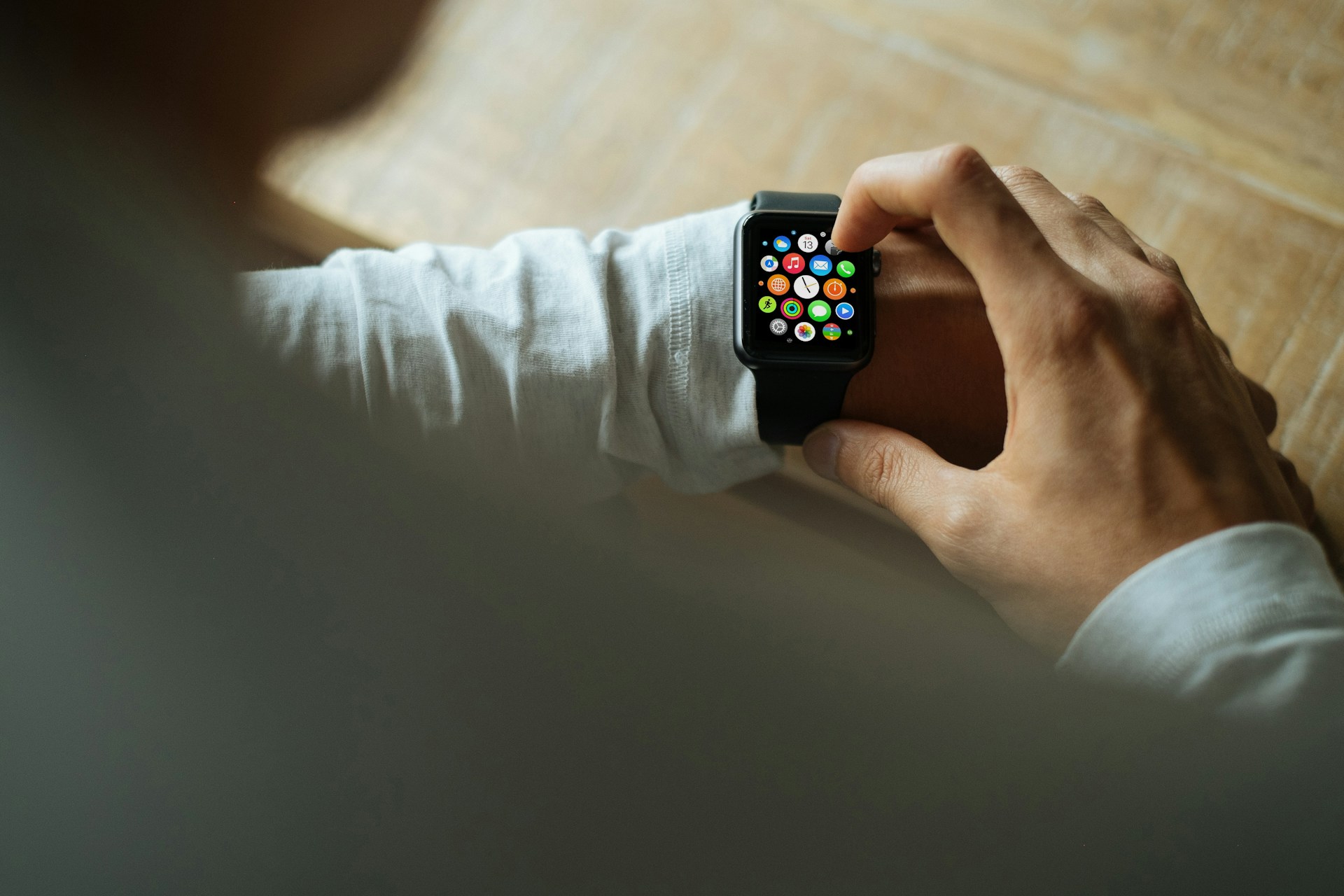 5 Best Smartwatch Under 300 Dollars in 2022