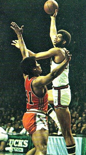 Alcindor displaying the skyhook over Wes Unseld of the Baltimore Bullets. The shot was almost impossible to block.