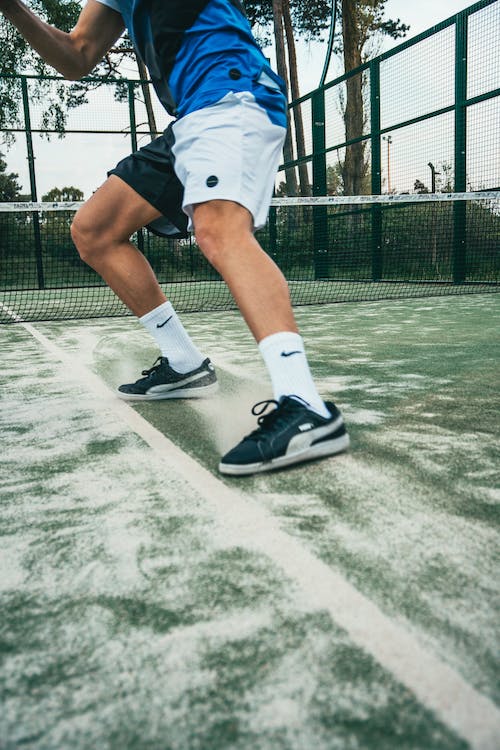 What are the Benefits of Having Wide Feet in Sports?