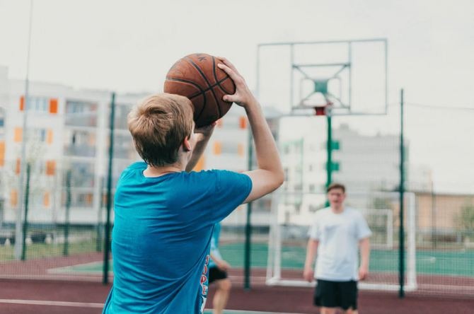 The Many Benefits of Shooting Hoops On Your Break